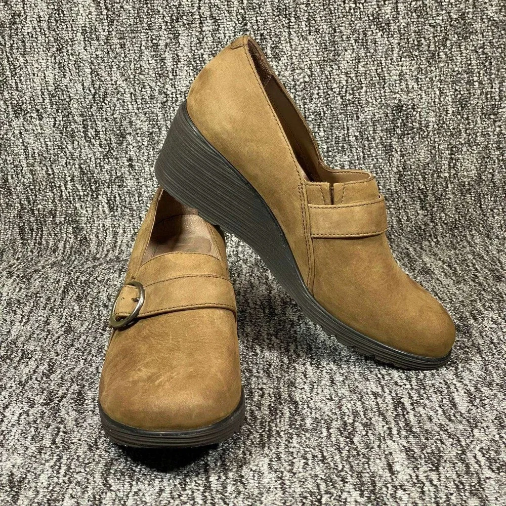 Dansko Clio Wedge Loafers Women 7.5-8 Mushroom Brown Nubuck Leather Buckle Clogs